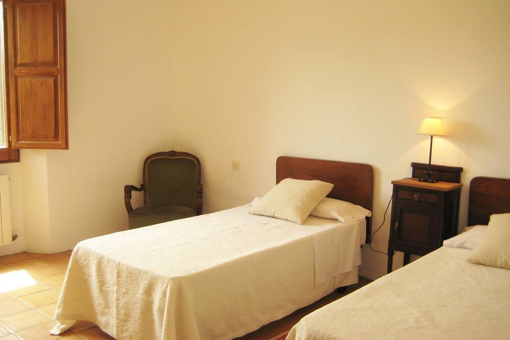 Photo of Bedroom in Torroella de Montgri