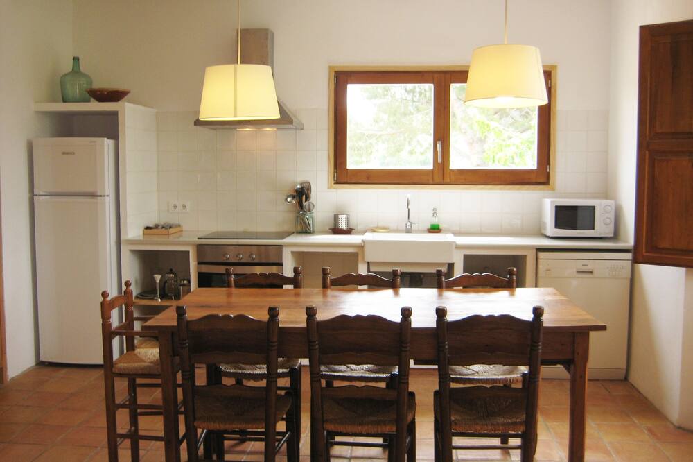 Photo of Kitchen in Torroella de Montgri