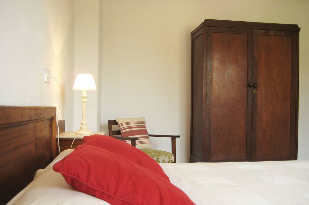 Photo of Bedroom in Torroella de Montgri