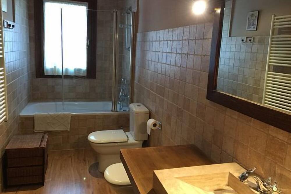 Photo of Bathroom in Sarroqueta
