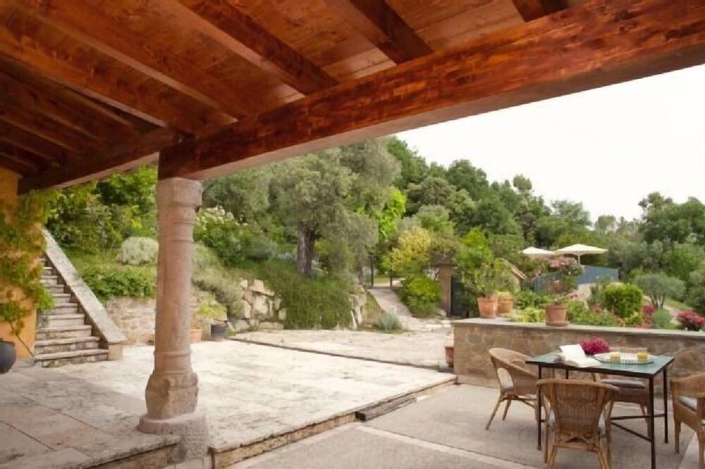 Photo of Outdoor in Porqueres