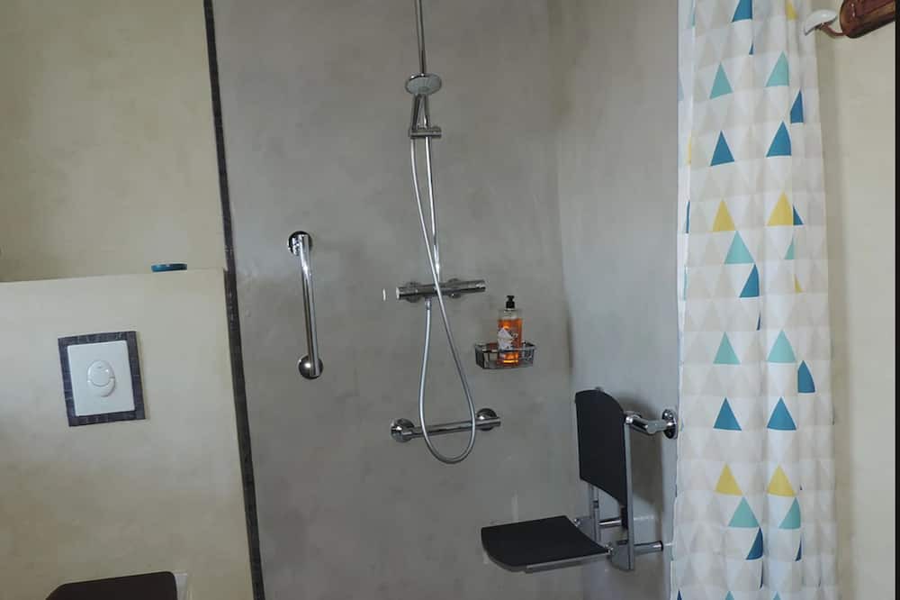 Photo of Bathroom in Monein