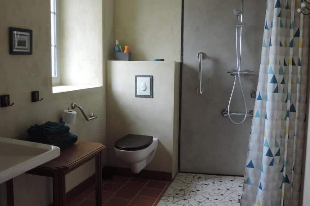 Photo of Bathroom in Monein