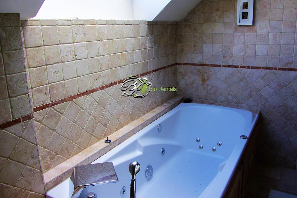 Photo of Bathroom in Chatres