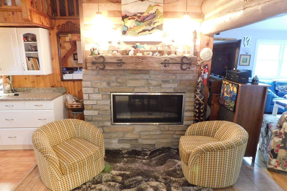Photo of Livingroom in Tay Valley