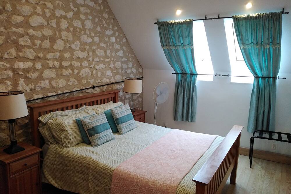 Photo of Bedroom in Aubigne-Racan