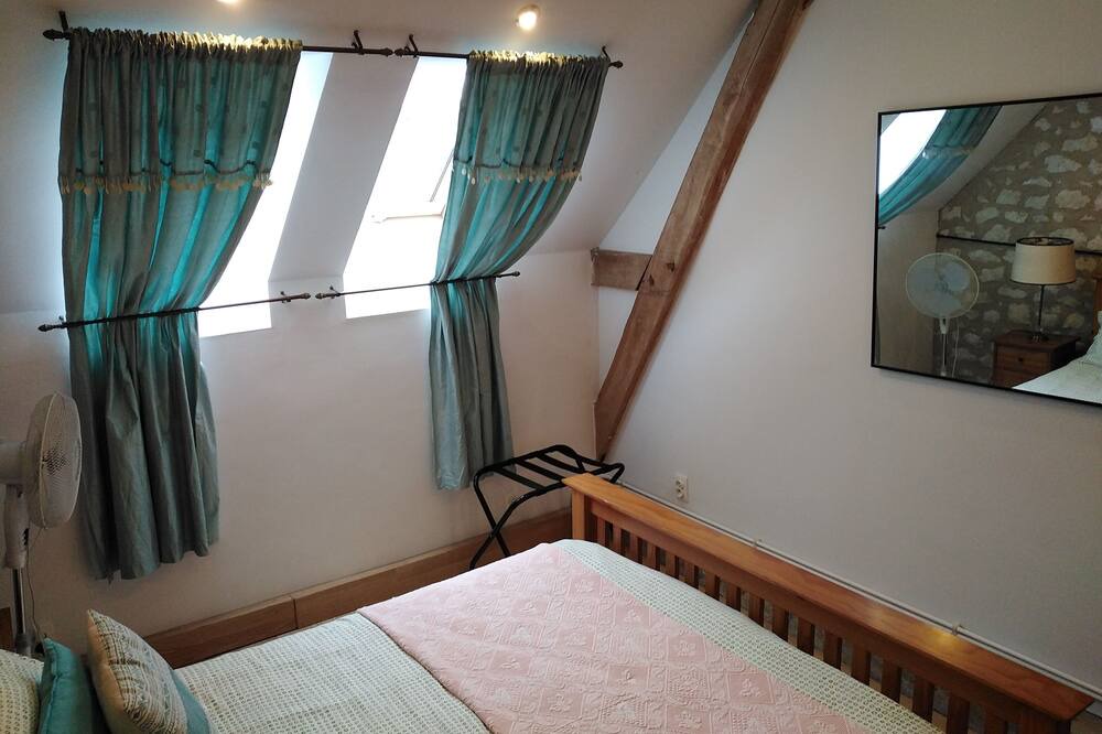 Photo of Bedroom in Aubigne-Racan