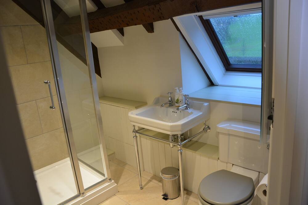 Photo of Bathroom in Kerne Bridge