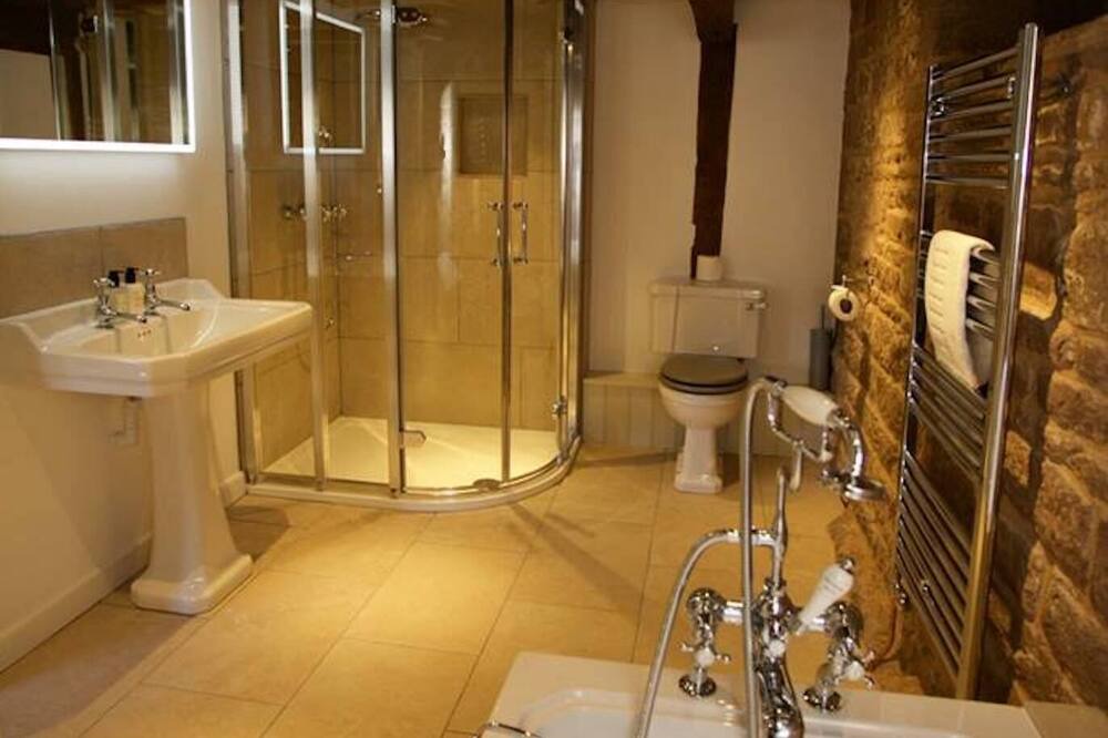 Photo of Bathroom in Kerne Bridge