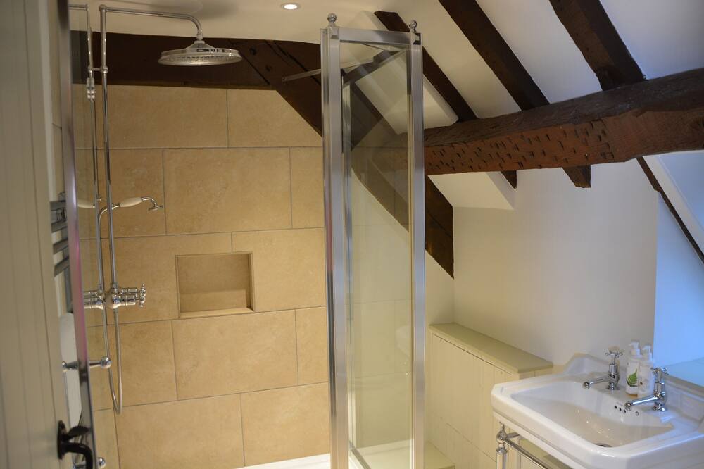 Photo of Bathroom in Kerne Bridge