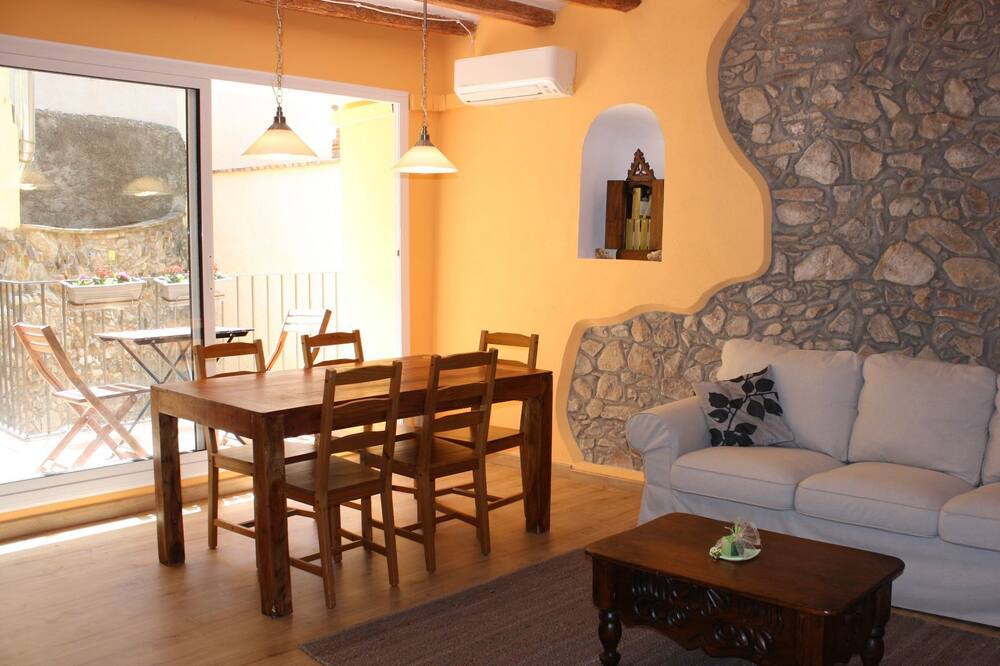 Photo of Livingroom in Riudecanyes