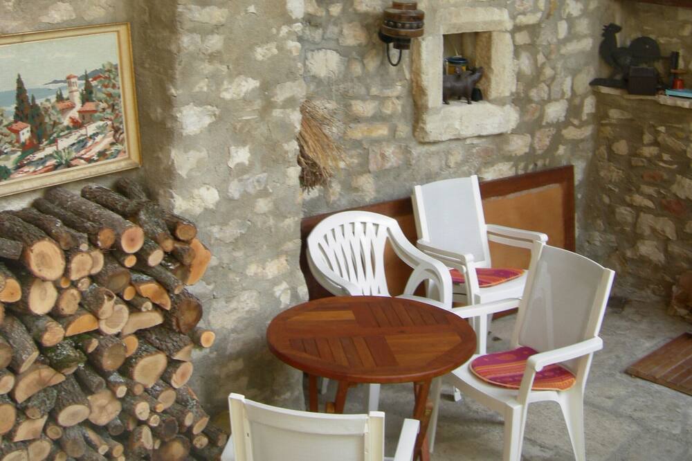 Photo of Patio Balcony in Mane
