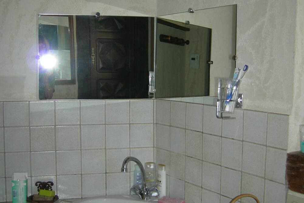 Photo of Bathroom in Mane