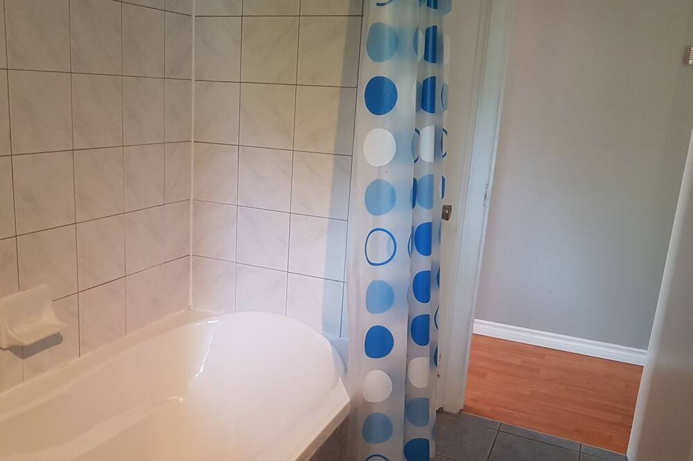 Photo of Bathroom in Aylmer