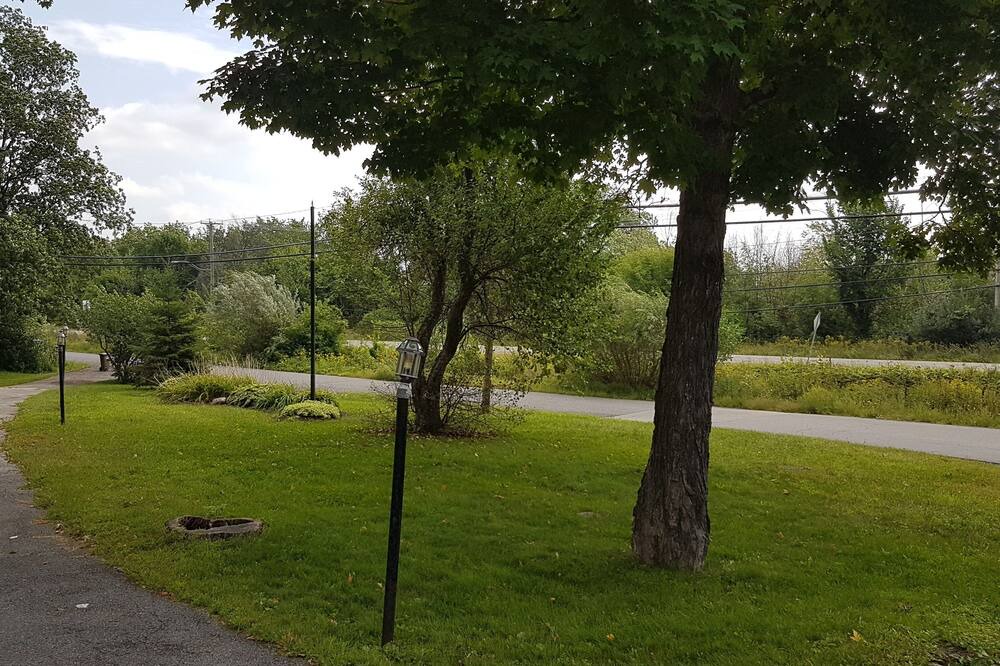Photo of Outdoor in Aylmer