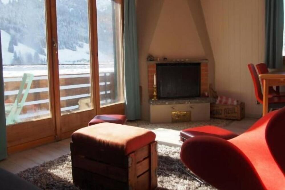 Photo of Livingroom in Rougemont