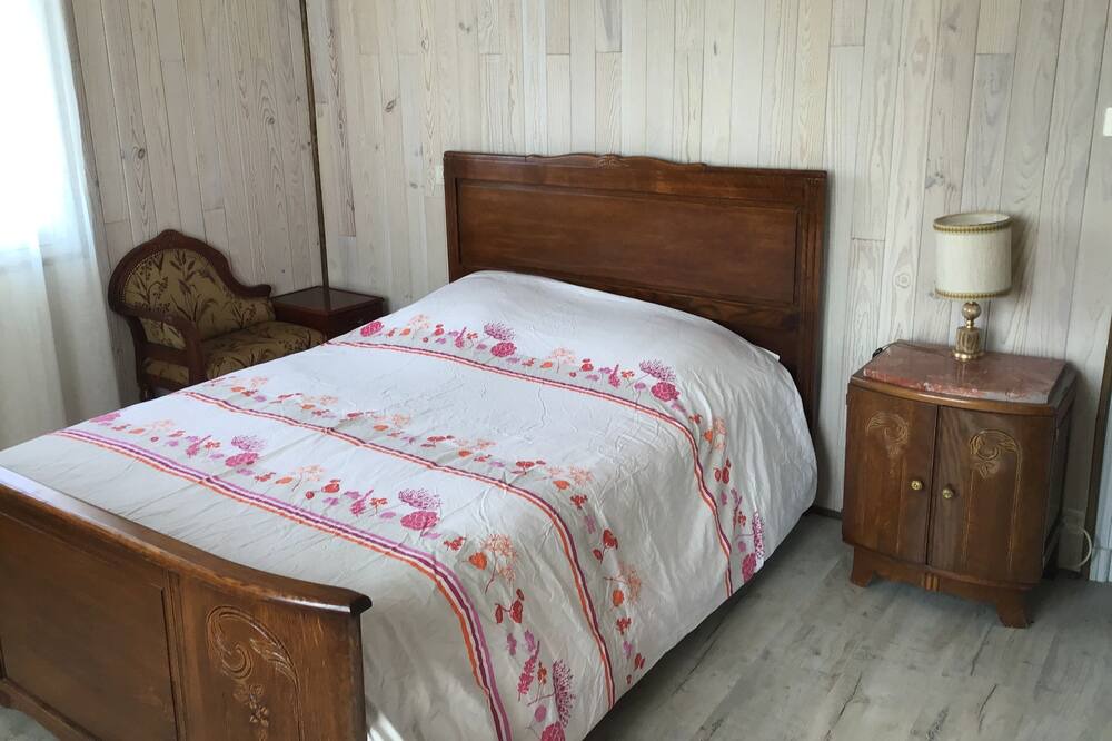 Photo of Bedroom in Thezillieu