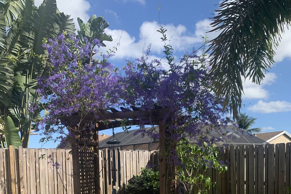 Photo of Outdoor in Hamptons at Boca Raton