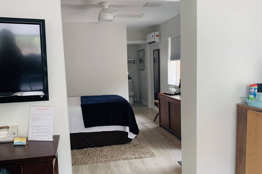 Photo of Bedroom in Hamptons at Boca Raton