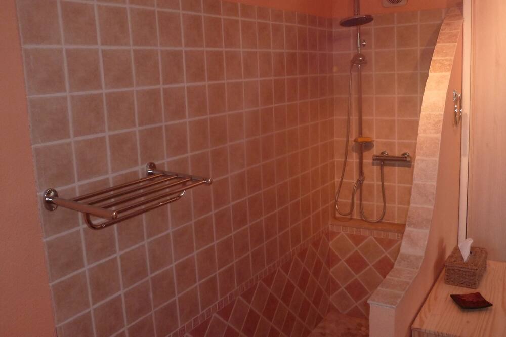 Photo of Bathroom in Barcelonnette