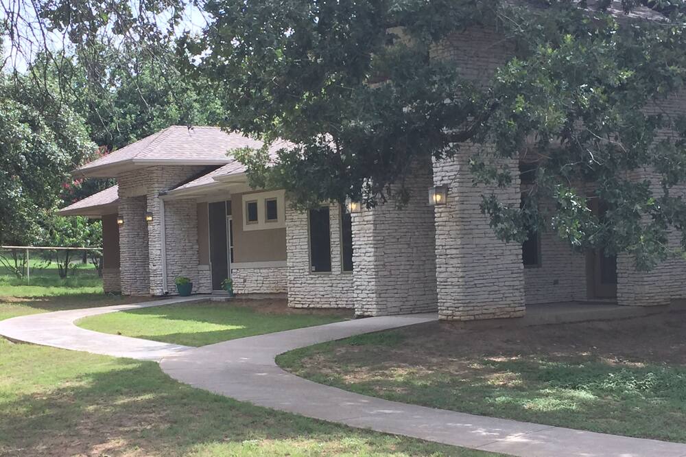 Photo of Outdoor in Flower Mound