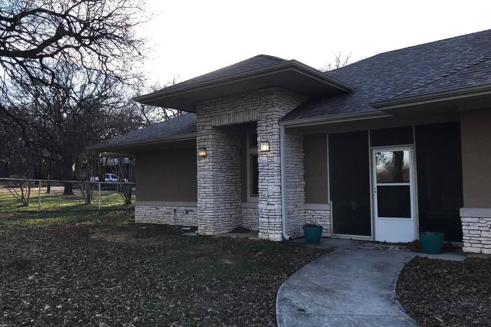 Photo of Outdoor in Flower Mound