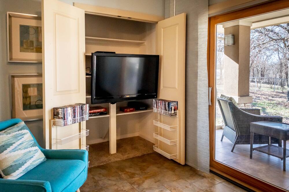 Photo of Livingroom in Flower Mound