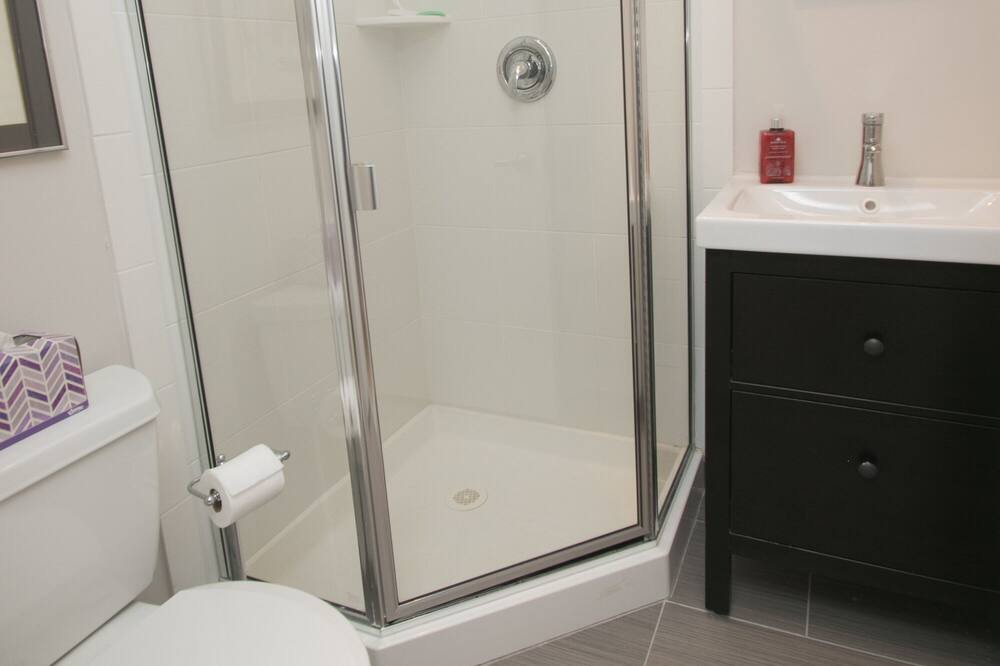 Photo of Bathroom in Margate City