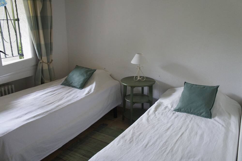 Photo of Bedroom in El Roc de Sant Gaieta