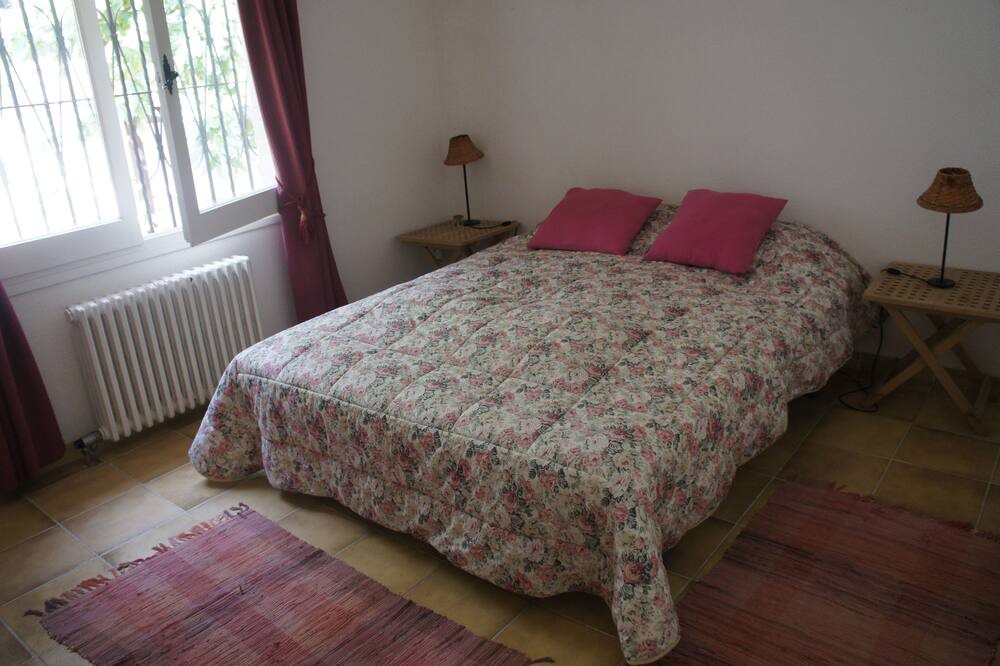 Photo of Bedroom in El Roc de Sant Gaieta