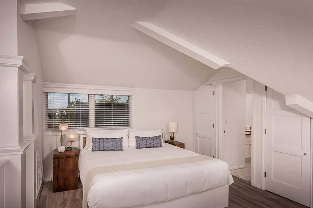 Photo of Bedroom in York Beach