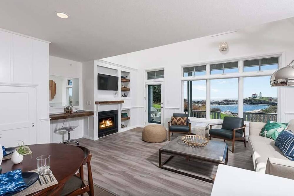 Photo of Livingroom in York Beach