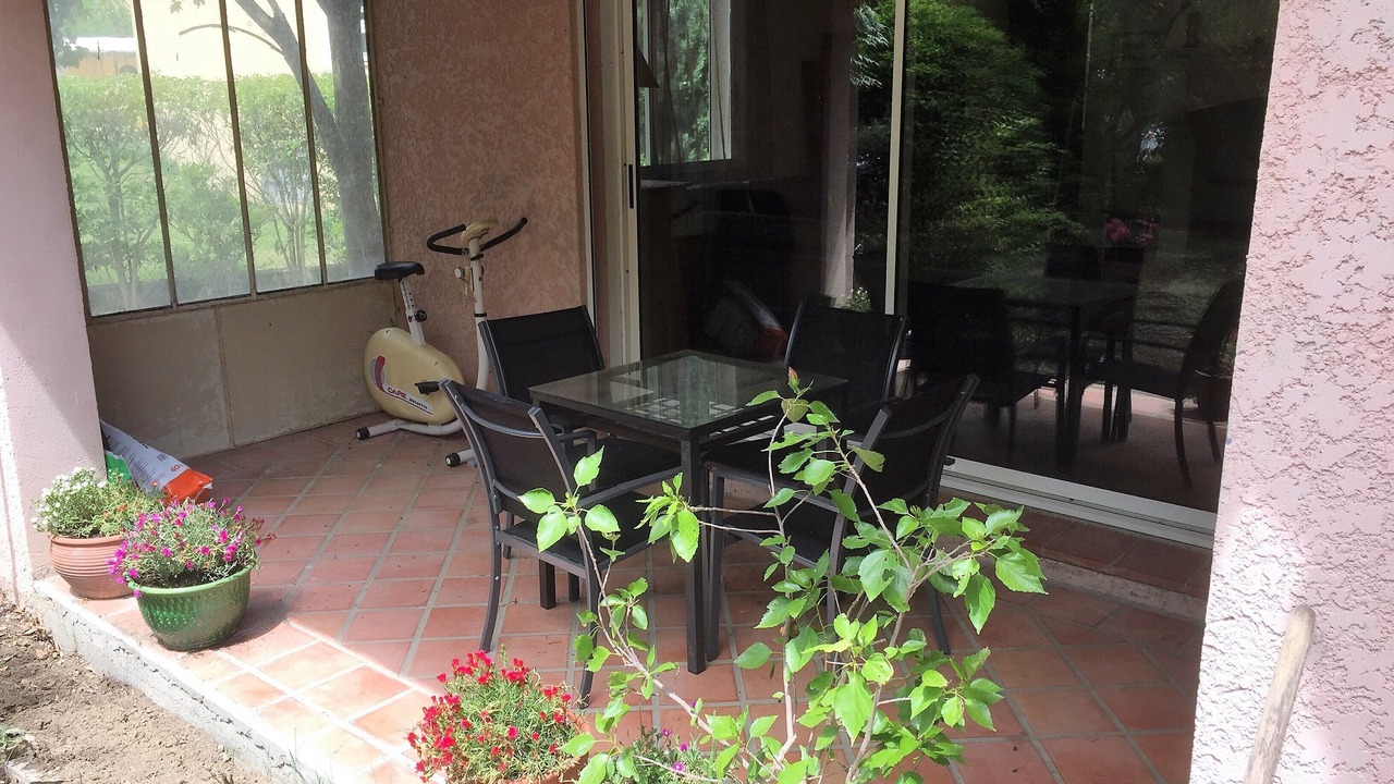 Photo of Patio Balcony in Guzargues