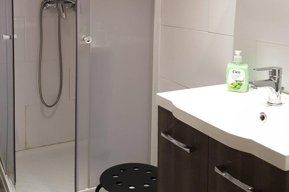 Photo of Bathroom in Saint-Germain-les-Corbeil