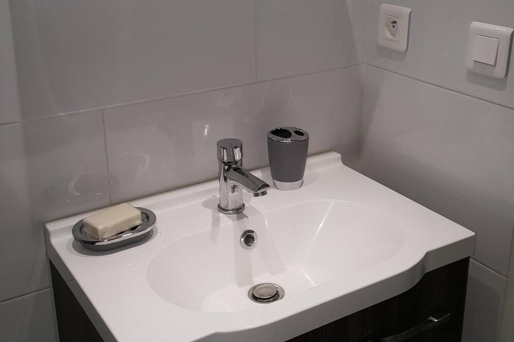 Photo of Bathroom in Saint-Germain-les-Corbeil