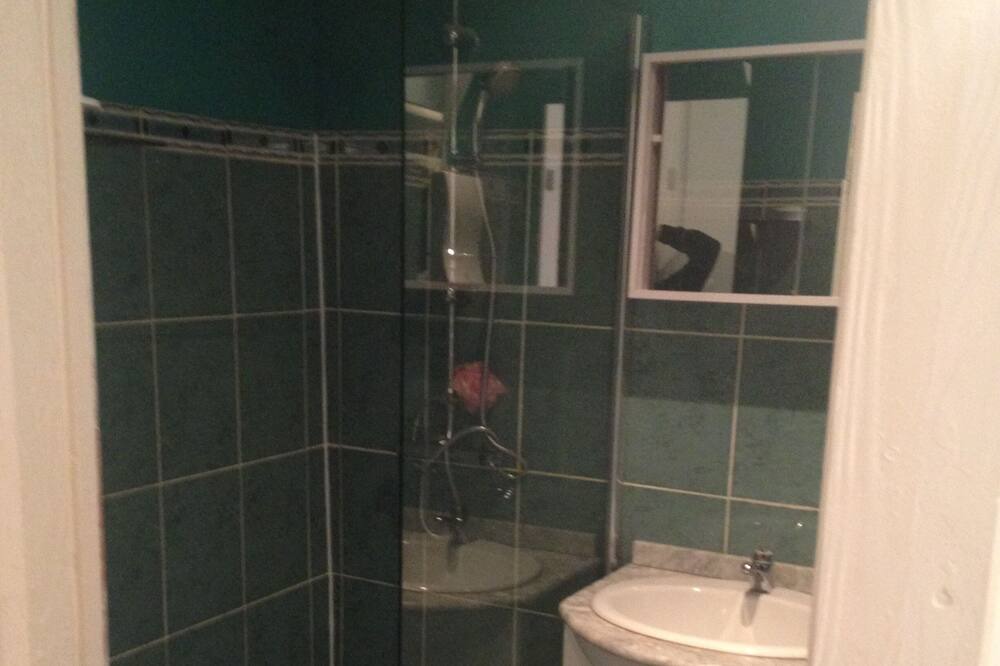 Photo of Bathroom in Moussoulens