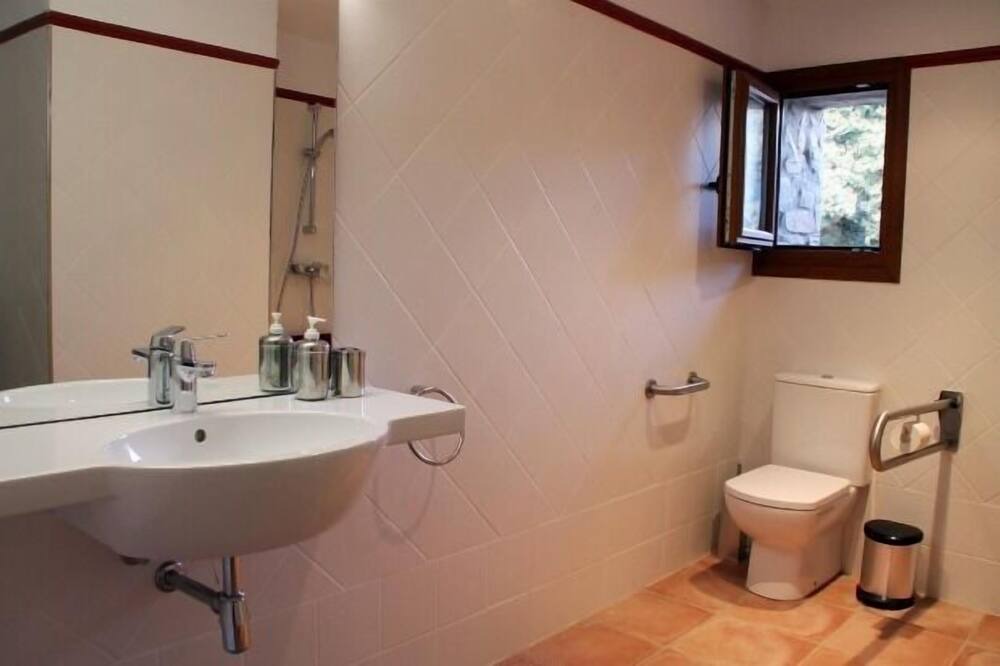 Photo of Bathroom in Taradell
