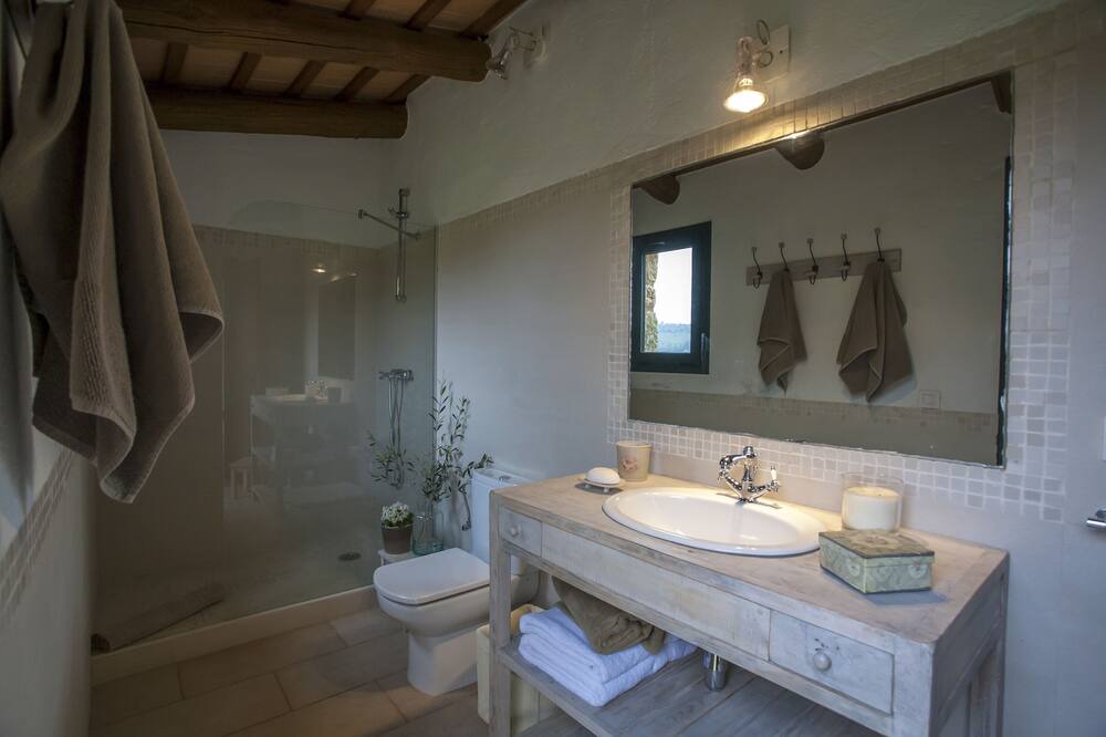 Photo of Bathroom in Olerdola