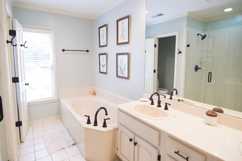 Photo of Bathroom in East Memphis