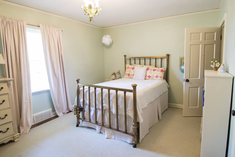 Photo of Bedroom in East Memphis