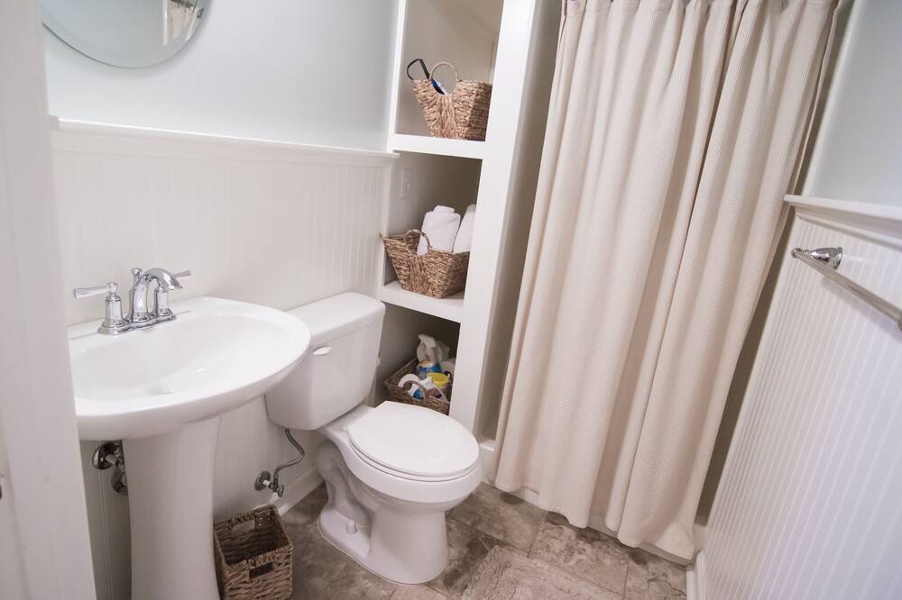 Photo of Bathroom in East Memphis