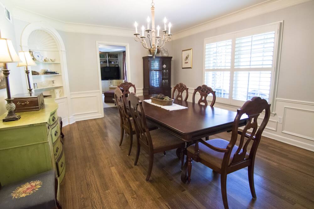 Photo of Livingroom in East Memphis