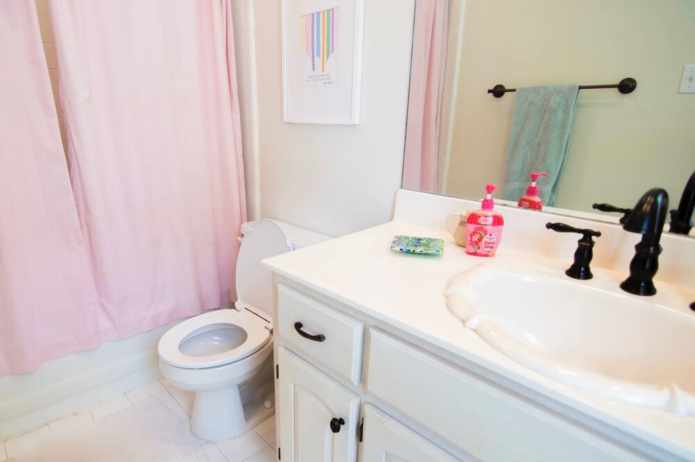 Photo of Bathroom in East Memphis
