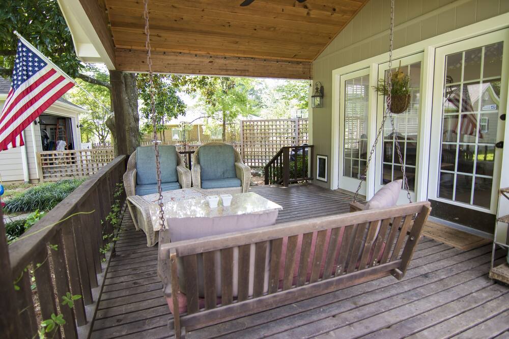 Photo of Patio Balcony in East Memphis