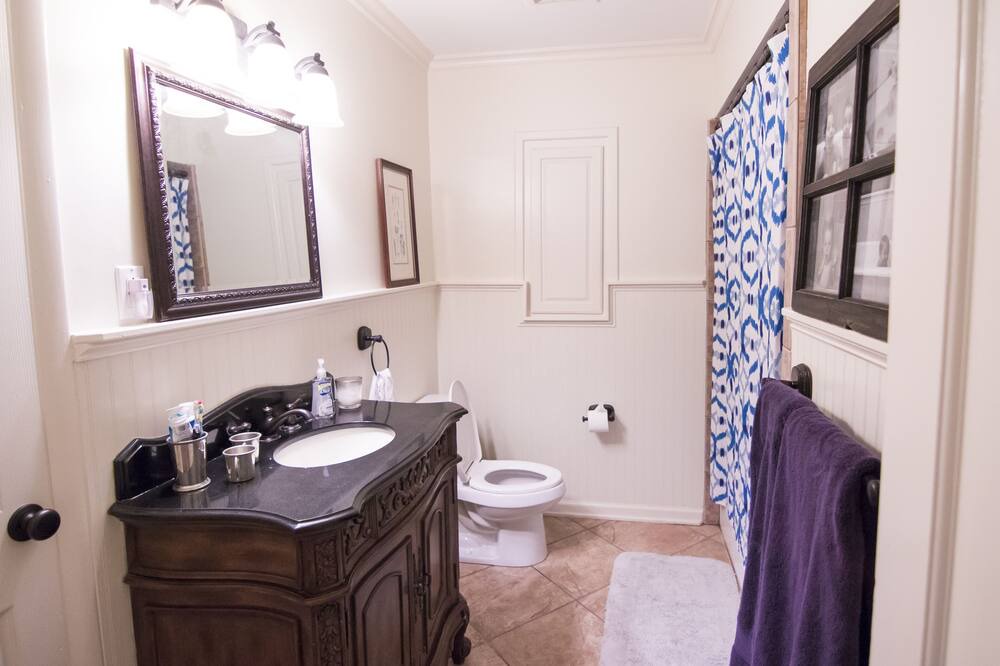 Photo of Bathroom in East Memphis