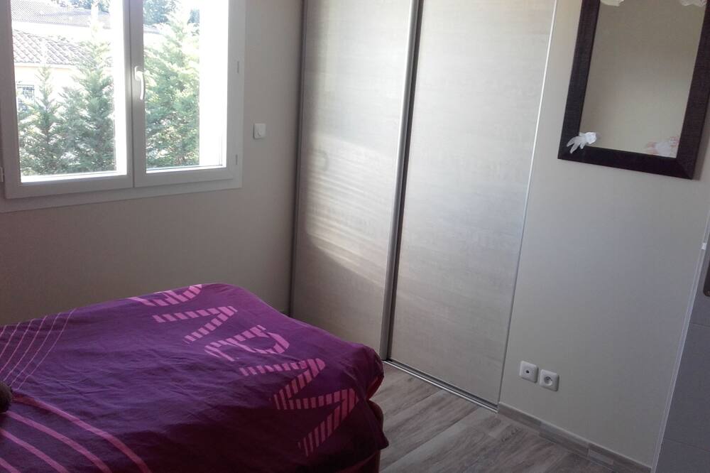 Photo of Bedroom in Saint-Saturnin-les-Avignon
