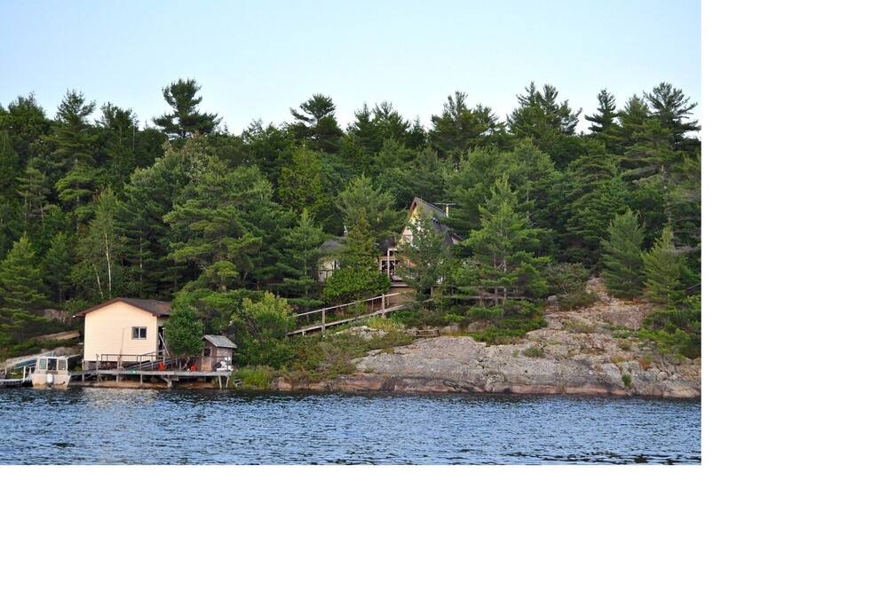 Photo of Others in Broadbent
