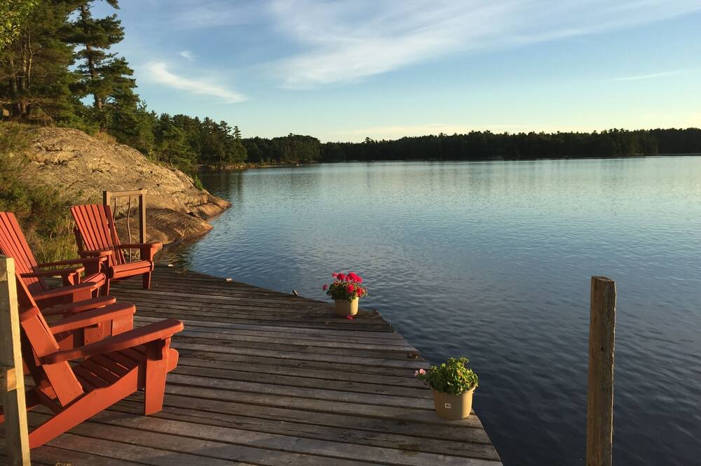 Photo of Others in Broadbent
