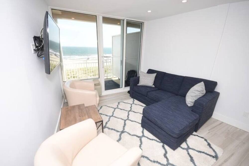 Photo of Livingroom in Lido Beach