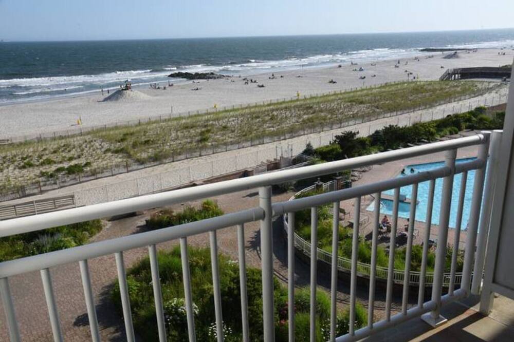 Photo of Patio Balcony in Lido Beach